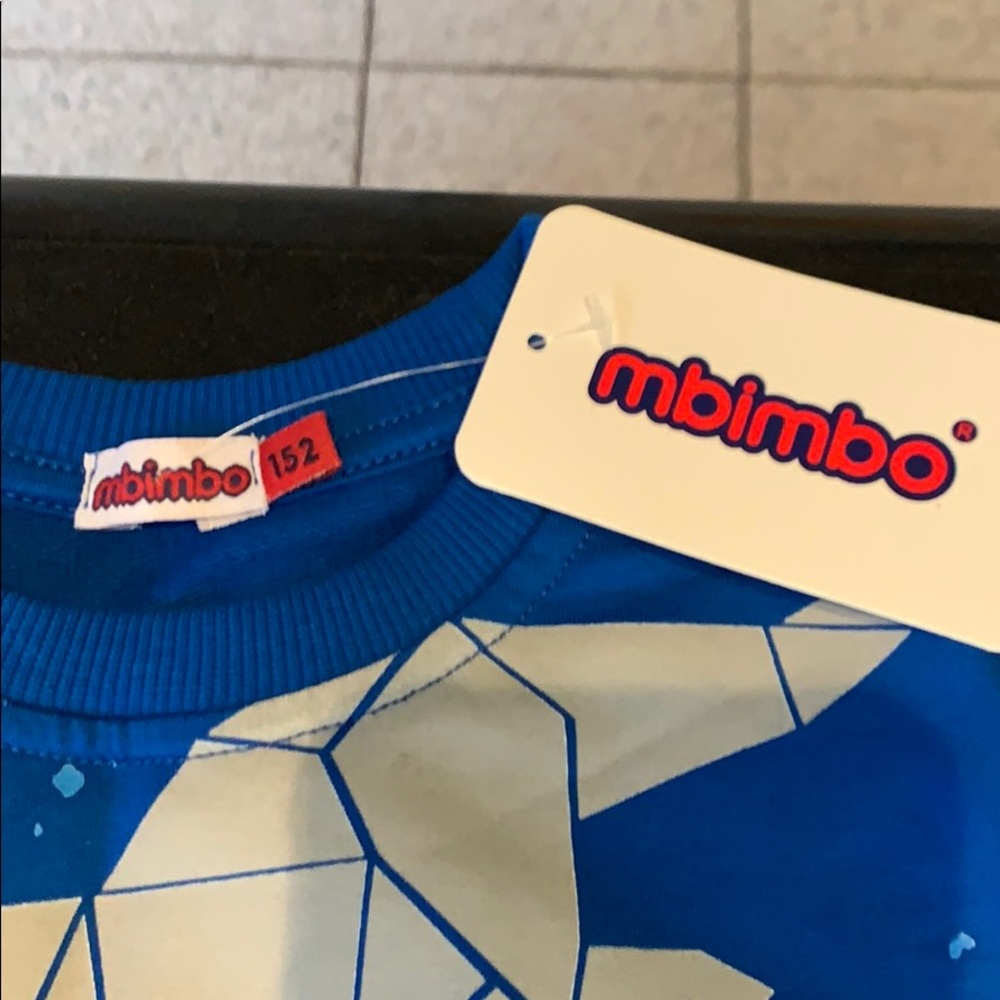BNWT SWEATSHIRT - Picture 2 of 2